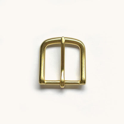 Classic belt with a polished brass buckle.